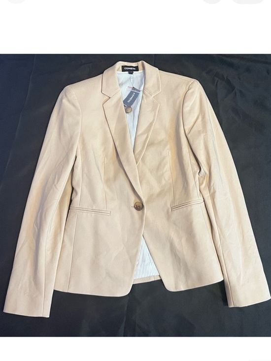 Express Jackets & Blazers - Express Beige Single-Button Tailored Blazer